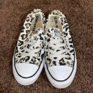 Leopard converse